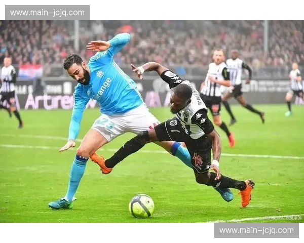 战术克制显著 尼斯凭借稳固五后卫体系从马赛主场带走一分 战术克制显著 尼斯凭借稳固五后卫体系从马赛主场带走一分