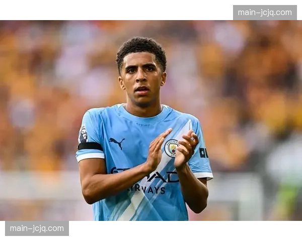 英格兰左后卫人选悬而未决 霍尔与奥赖利展开直接竞争